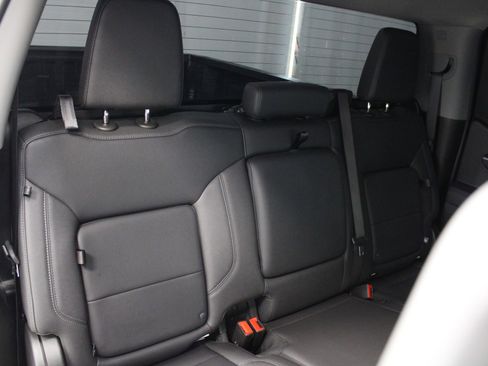 Used 2025 Chevrolet Silverado 1500 LTZ image 26