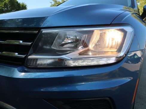 Used 2018 Volkswagen Tiguan SEL image 42