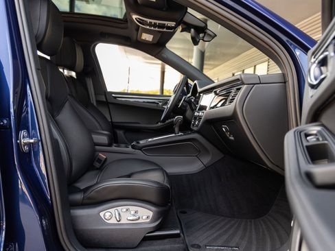 Certified 2026 Porsche Macan AWD/4WD image 44