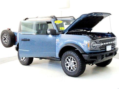 Used 2024 Ford Bronco Badlands image 12