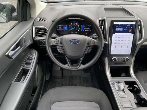 Certified 2024 Ford Edge SE image 13