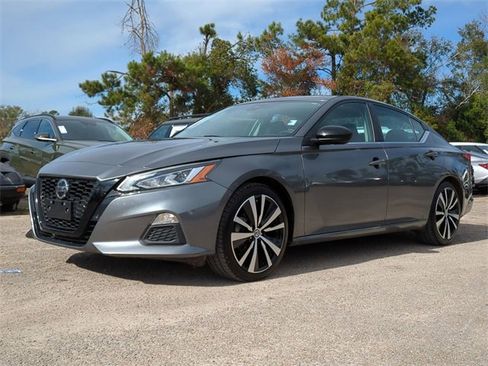 Used 2022 Nissan Altima 2.5 SR image 2