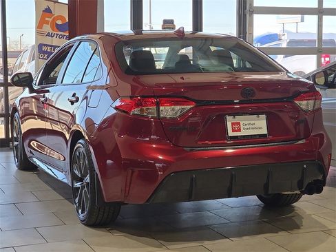 Certified 2025 Toyota Corolla SE image 3