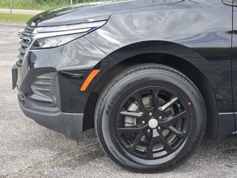 Certified 2023 Chevrolet Equinox LS w/ LS Convenience Package FWD image 8