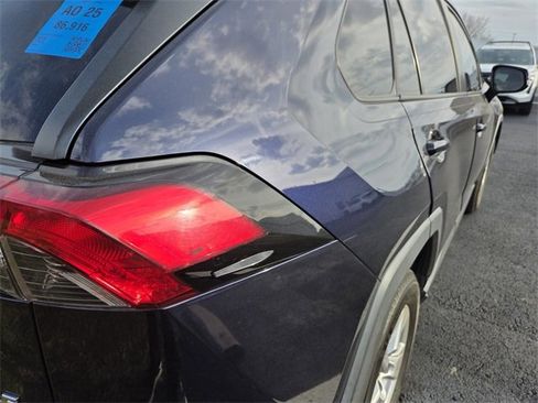 Used 2019 Toyota RAV4 XLE w/ Convenience Package image 7