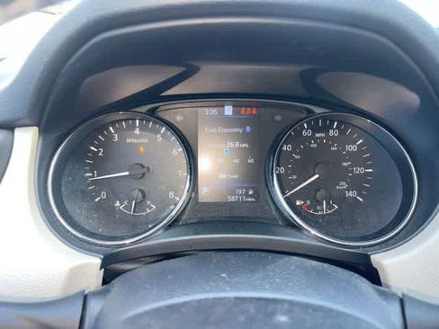 Used 2022 Nissan Rogue Sport SL image 16