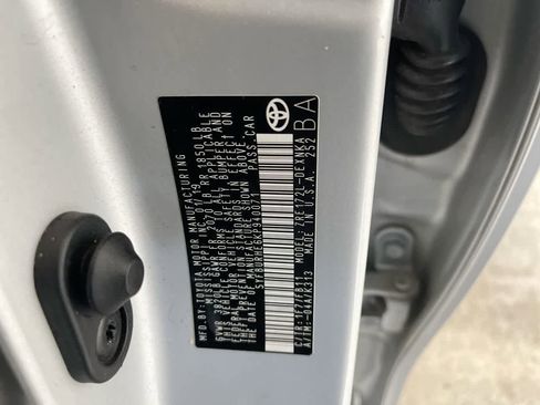 Used 2019 Toyota Corolla LE image 26