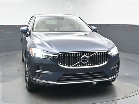 Used 2022 Volvo XC60 B6 Inscription w/ Advanced Package image 2