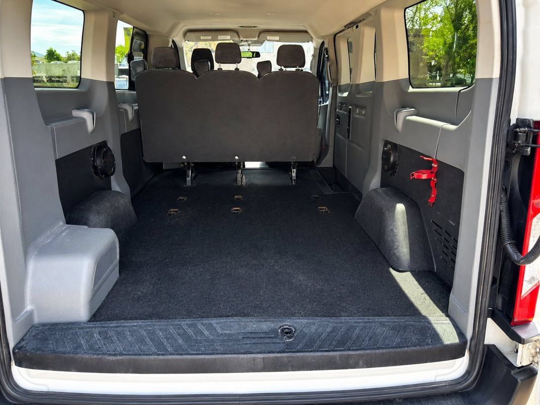 Used 2015 Ford Transit 150 XL RWD image 17