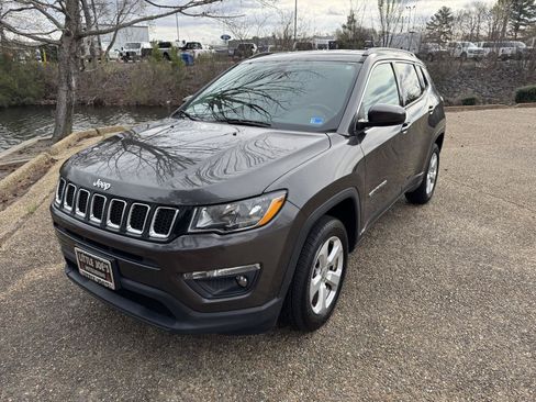 Used 2020 Jeep Compass Latitude image 12