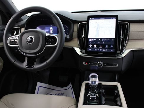 New 2026 Volvo XC90 B6 Plus w/ Protection Package Premier AWD/4WD image 9