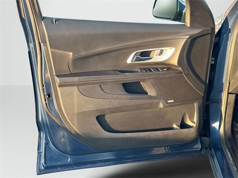 Used 2017 Chevrolet Equinox Premier w/ Enhanced Convenience Package image 13