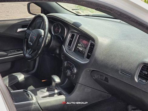 Used 2019 Dodge Charger SXT w/ Leather Interior Group RWD image 10