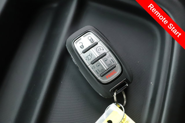 New 2027 Chrysler Pacifica Select FWD image 3