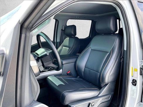 Used 2025 Ford F250 Lariat w/ Lariat Ultimate Package AWD/4WD image 27