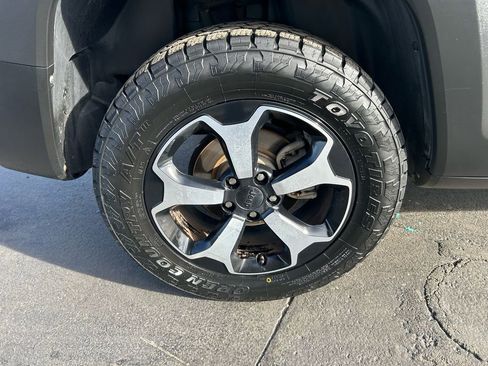 Used 2020 Jeep Renegade Trailhawk w/ Cold Weather Group image 23