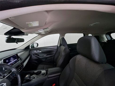 Used 2025 Nissan Rogue SV image 11