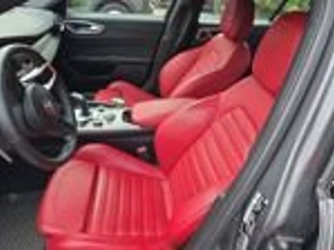 Used 2024 Alfa Romeo Giulia Veloce AWD/4WD image 8