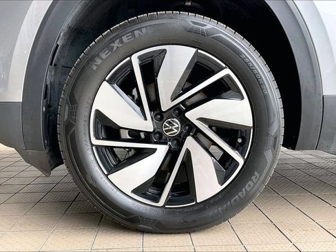 Used 2026 Volkswagen Atlas SE AWD/4WD image 32