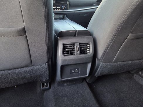 Used 2022 Nissan Rogue SV image 19