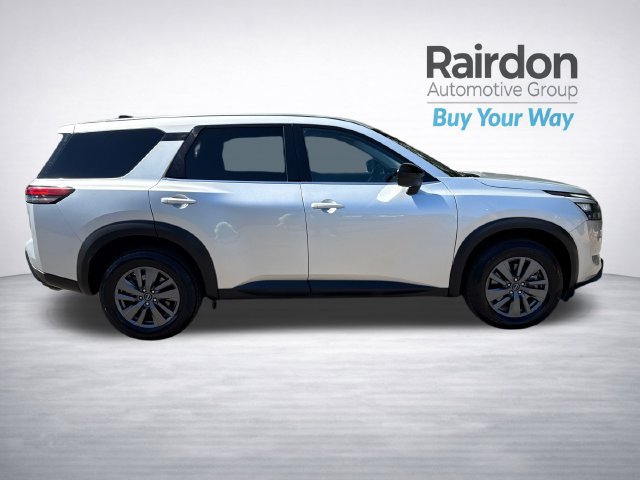 Used 2024 Nissan Pathfinder S AWD/4WD image 8