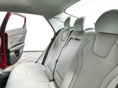 Used 2024 Hyundai Elantra Limited FWD image 22