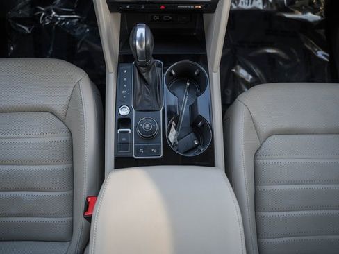 Used 2018 Volkswagen Atlas SEL Premium image 29