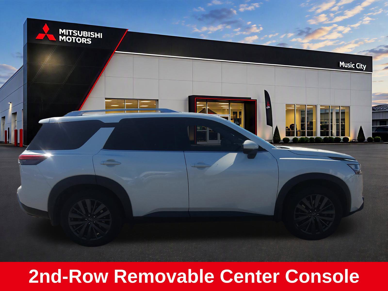 Used 2022 Nissan Pathfinder SL w/ SL Premium Package FWD image 9