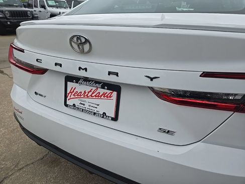 Used 2025 Toyota Camry SE FWD image 21