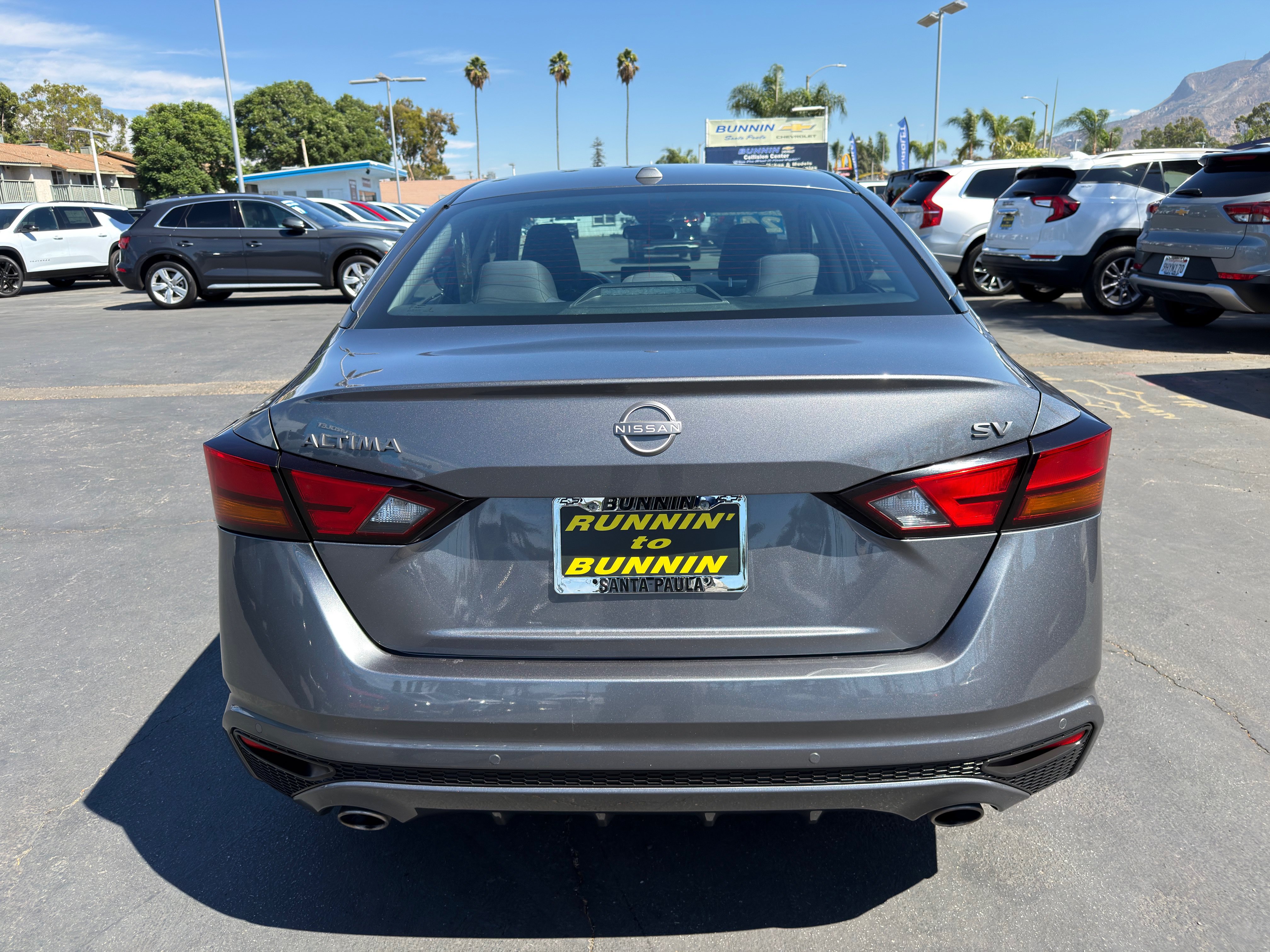 Used 2024 Nissan Altima 2.5 SV w/ SV Premium Package FWD image 7
