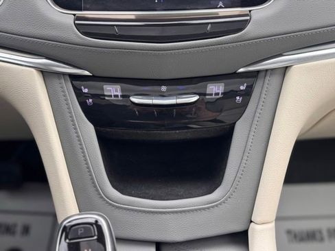 Used 2017 Cadillac XT5 Premium Luxury AWD/4WD image 21