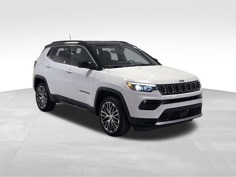 Used 2024 Jeep Compass Limited w/ Elite Group AWD/4WD image 18