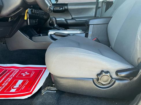 Used 2019 Toyota Tacoma SR5 image 12