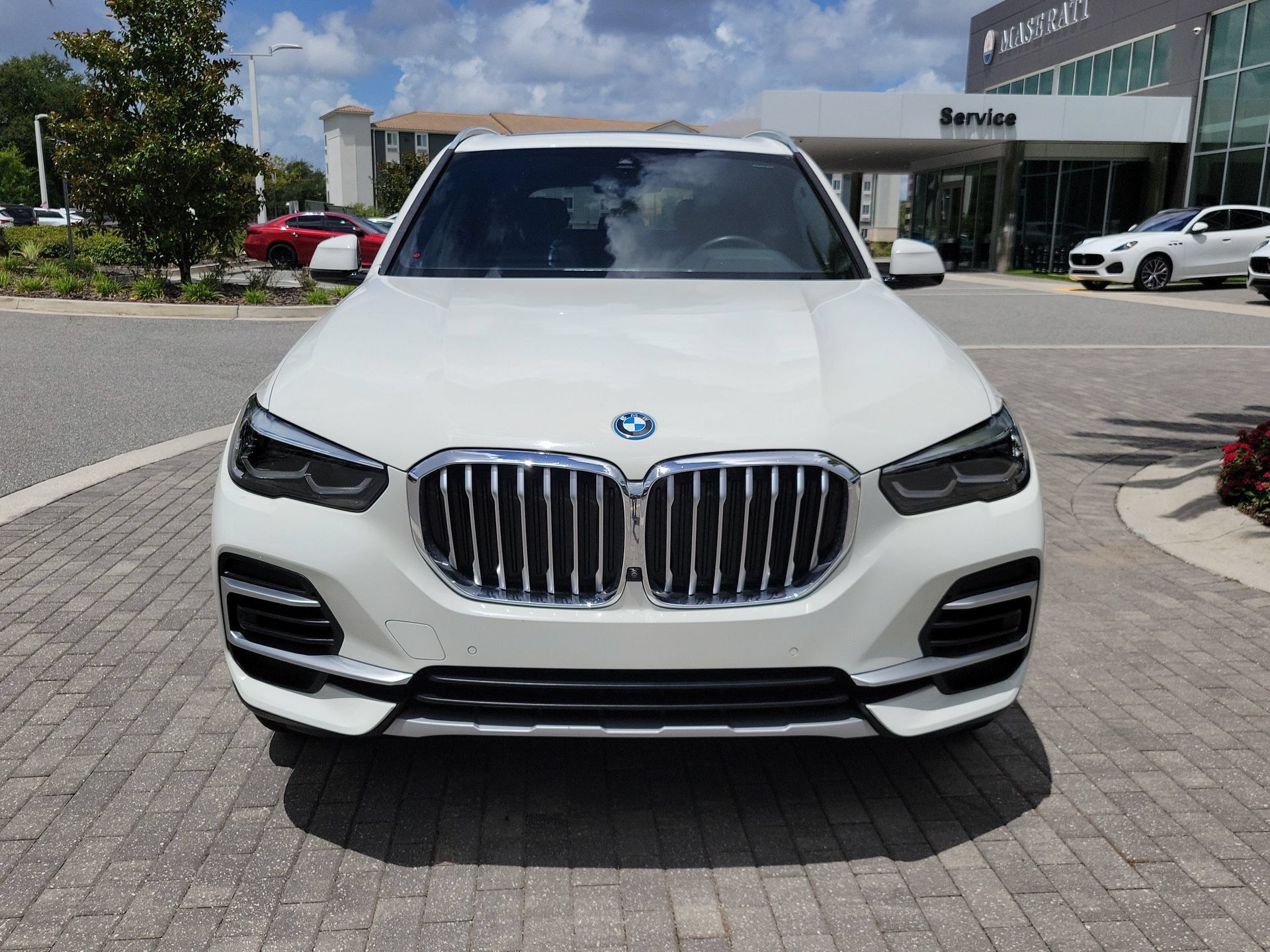 Used 2023 BMW X5 xDrive45e w/ Climate Comfort Package AWD/4WD image 9