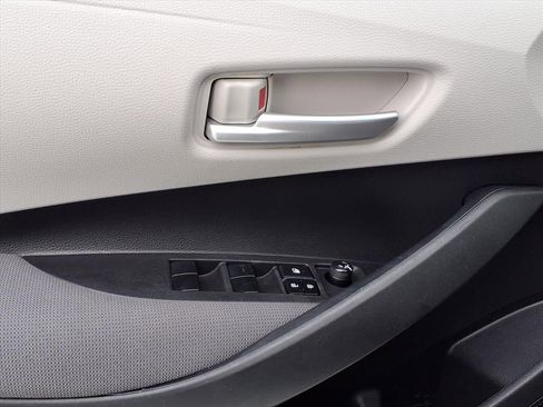 Used 2021 Toyota Corolla LE image 15