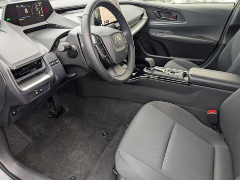 Used 2025 Toyota Prius LE image 16