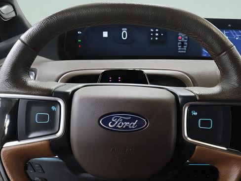 Used 2025 Ford Expedition King Ranch AWD/4WD image 17