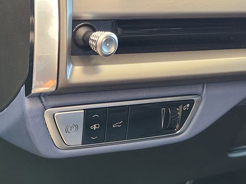 New 2026 Cadillac Vistiq Premium Luxury w/ LPO, Floor Liner Package image 23