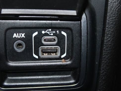 Used 2024 Jeep Wrangler Unlimited Rubicon 4xe AWD/4WD image 34