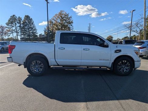 Used 2017 Nissan Titan Platinum Reserve image 5
