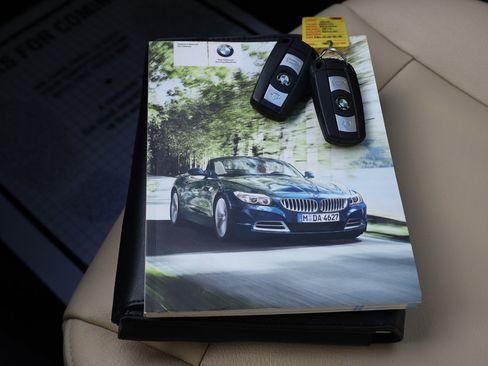 Used 2010 BMW Z4 sDrive30i image 11