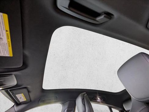 Used 2023 Porsche Taycan w/ Premium Package image 18