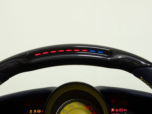 Used 2022 Ferrari F8 Tributo image 38