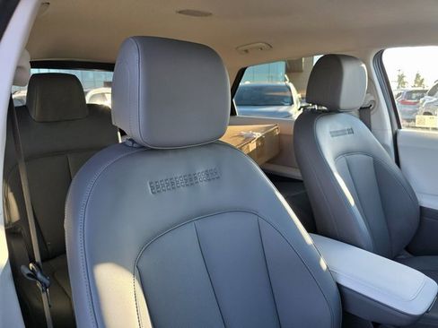 Used 2025 Hyundai Ioniq 5 SEL image 11