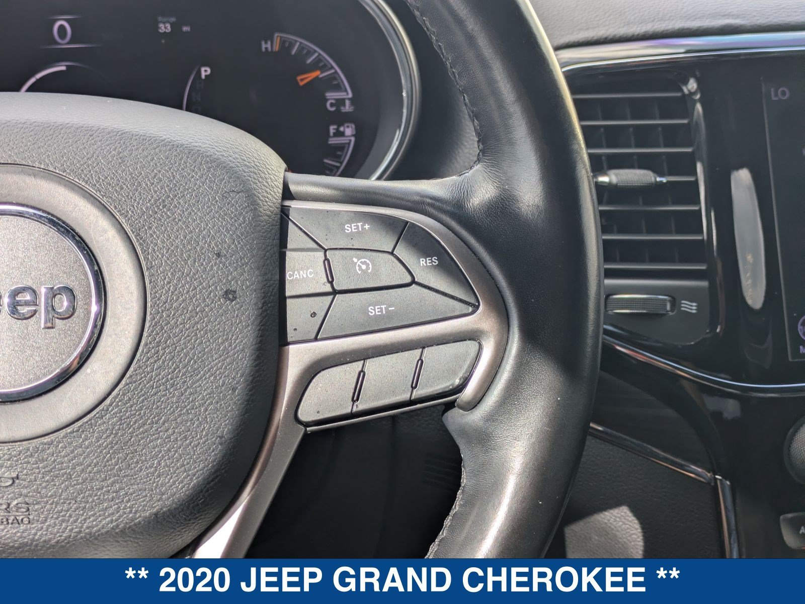 Used 2020 Jeep Grand Cherokee Limited AWD/4WD image 28