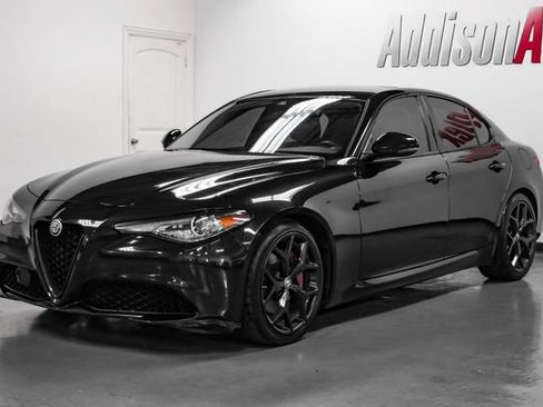 Used 2020 Alfa Romeo Giulia w/ Nero Edizione RWD image 6