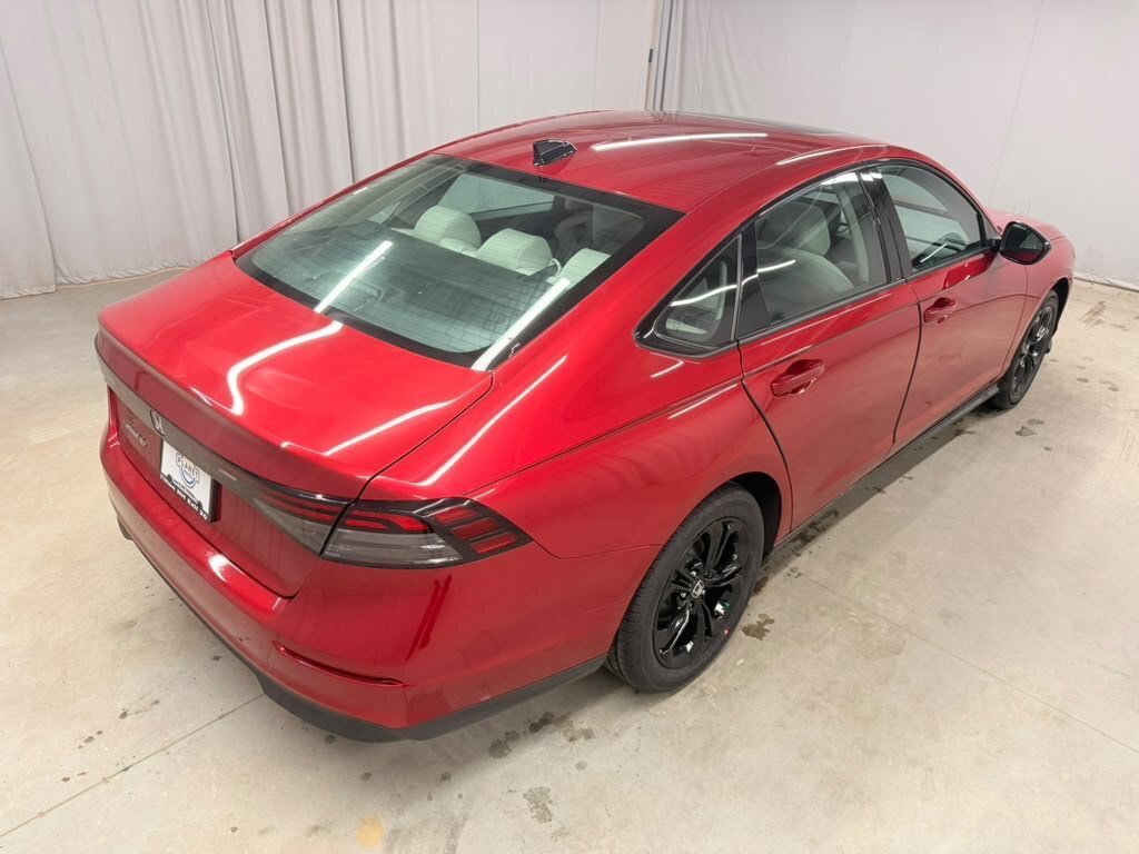 Certified 2025 Honda Accord SE image 13