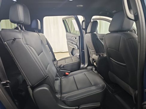 Used 2025 Chevrolet Traverse LT w/ Driver Confidence Package AWD/4WD image 14