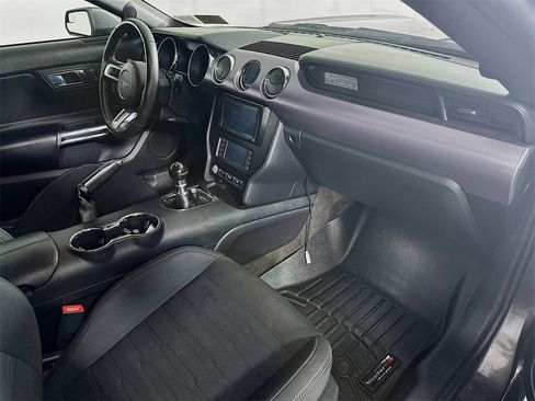 Used 2016 Ford Mustang GT image 31