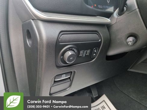 Used 2022 Jeep Wagoneer Series II AWD/4WD image 13